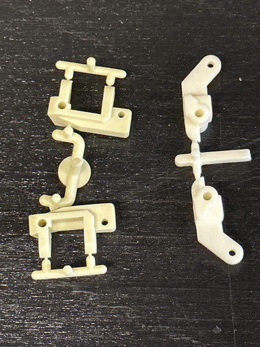 NEW TEAM ASSOCIATED RC10 JAY HALSEY EDITION Steering blocks and caster blocks