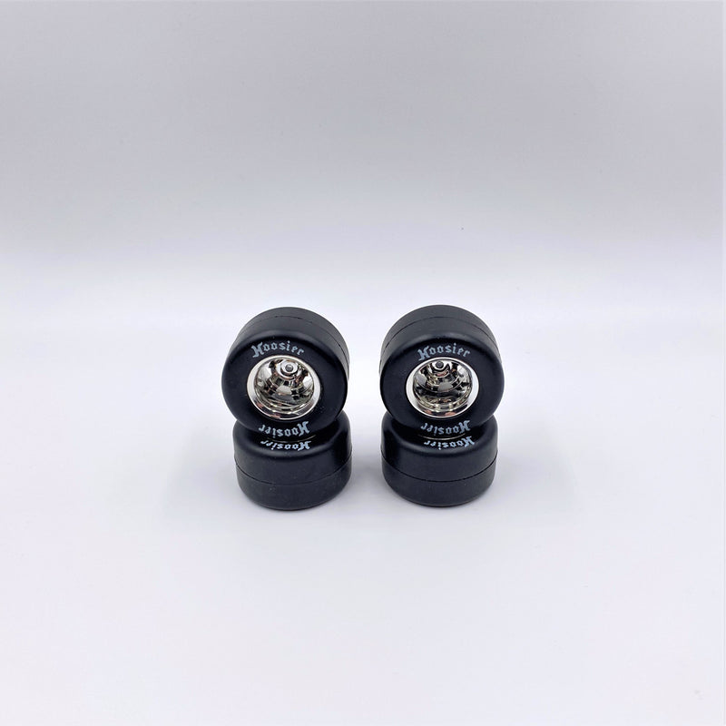 1RC5552 1RC FR/RR Soft Tires & Chrome Wheels, 1/18 Asphalt Modified (4)