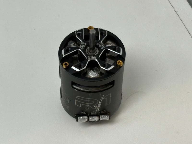 Used R1 17.5 V21 SS