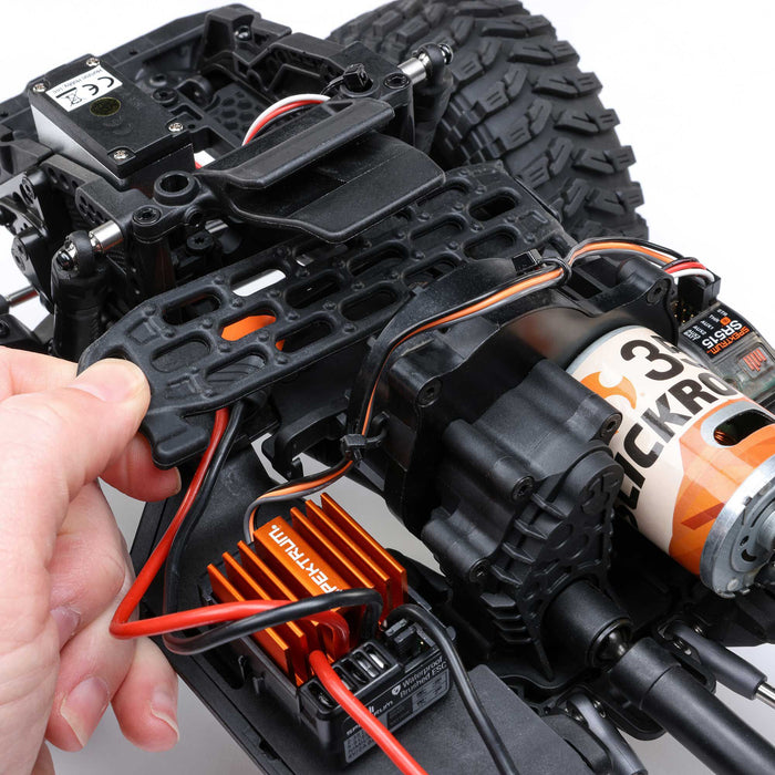 AXI-3071 Axial 1/10 SCX10 III Coyote 4X4 RTR Rock Crawler (Battery & Charger Included), Gold