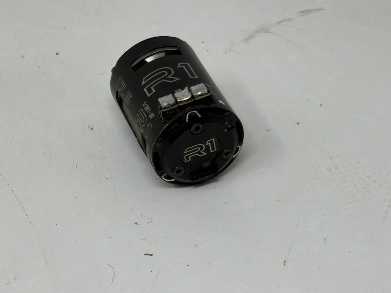 Used R1 17.5 V21S
