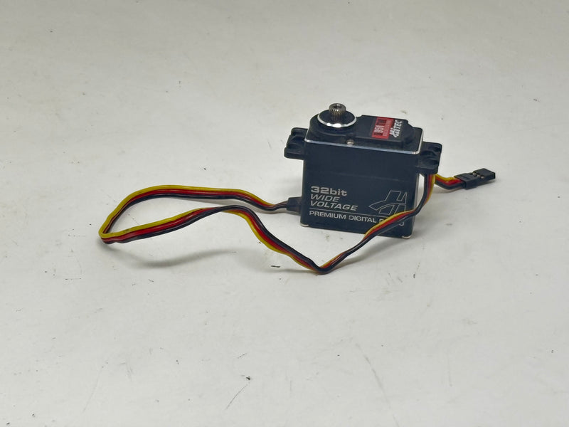 Used Hitec D951TW Servo