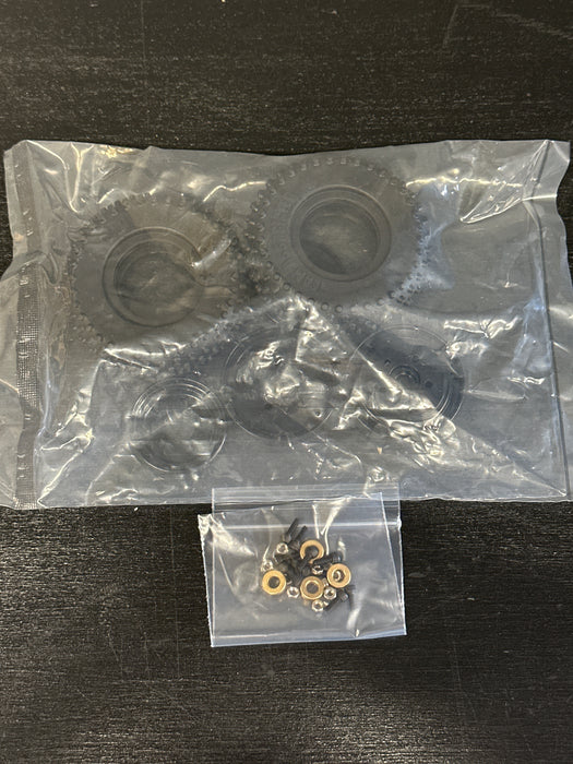 NEW TEAM ASSOCIATED RC10 JAY HALSEY EDITION Front wheels and tires including hardware