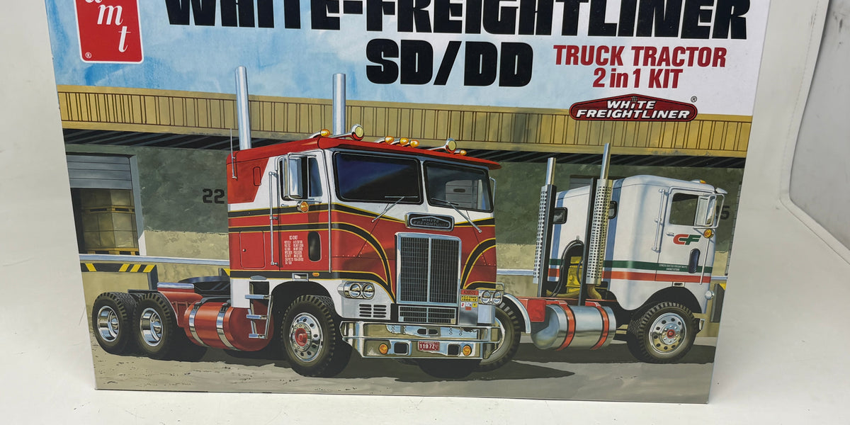 AMT White-Freightliner SD/DD 1/25 Scale Model Kit AMT1046 — 997 RC