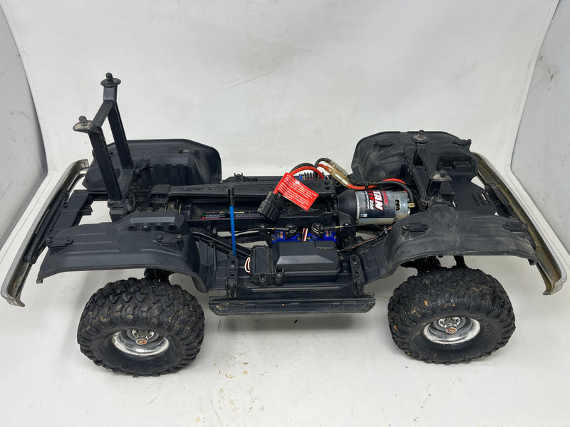 Used Traxxas TRX4 Blazer Orange/White RTR