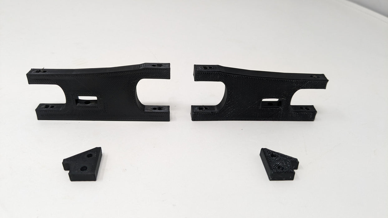 CRP1006 Cisney Racing Products Plastic Fantastic Front Arm Set w/ Inserts