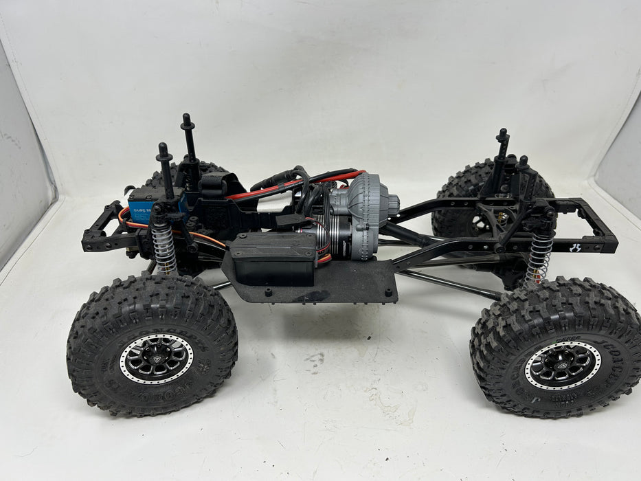 Used Axial SCX10 ii Brushless