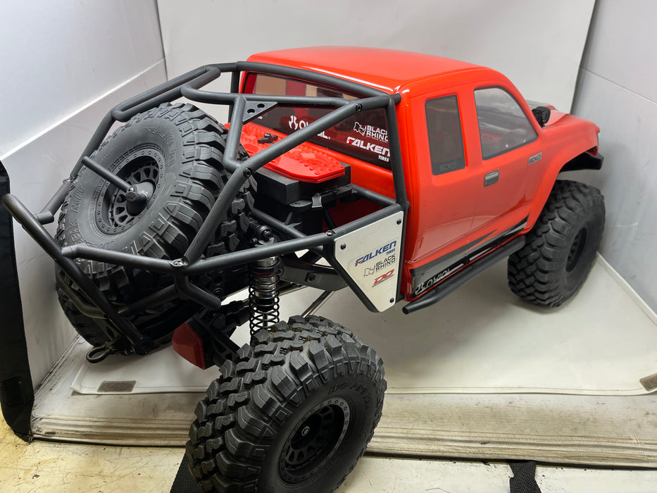 AXI05001T Axial 1/6 SCX6 Trail Honcho 4X4 Rock Crawler RTR (Red) Used but like new.