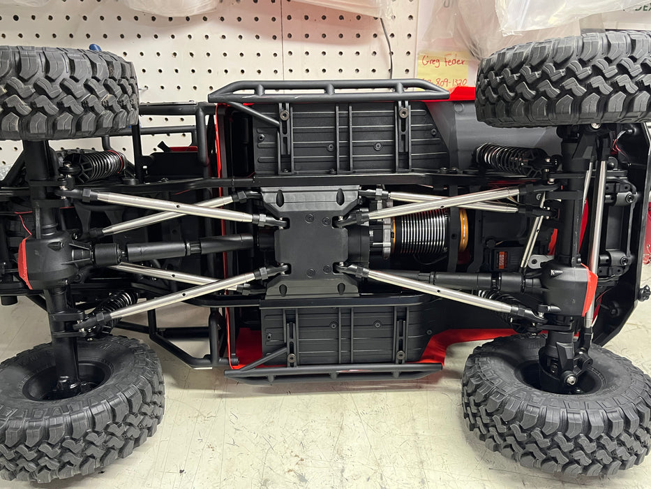 AXI05001T Axial 1/6 SCX6 Trail Honcho 4X4 Rock Crawler RTR (Red) Used but like new.