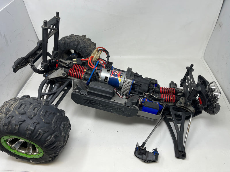 Used 1/10th Traxxas Summit for parts or repair