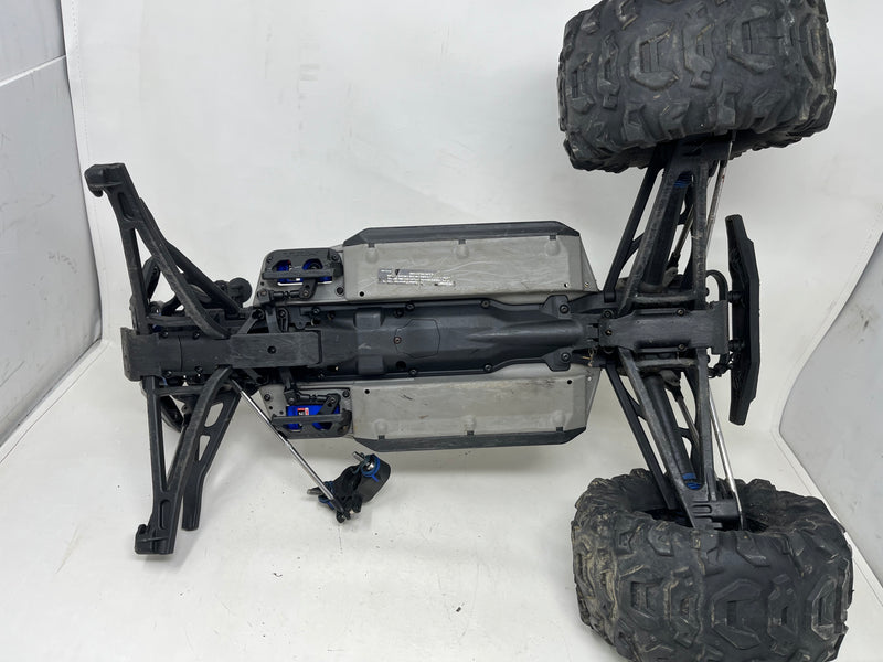 Used 1/10th Traxxas Summit for parts or repair