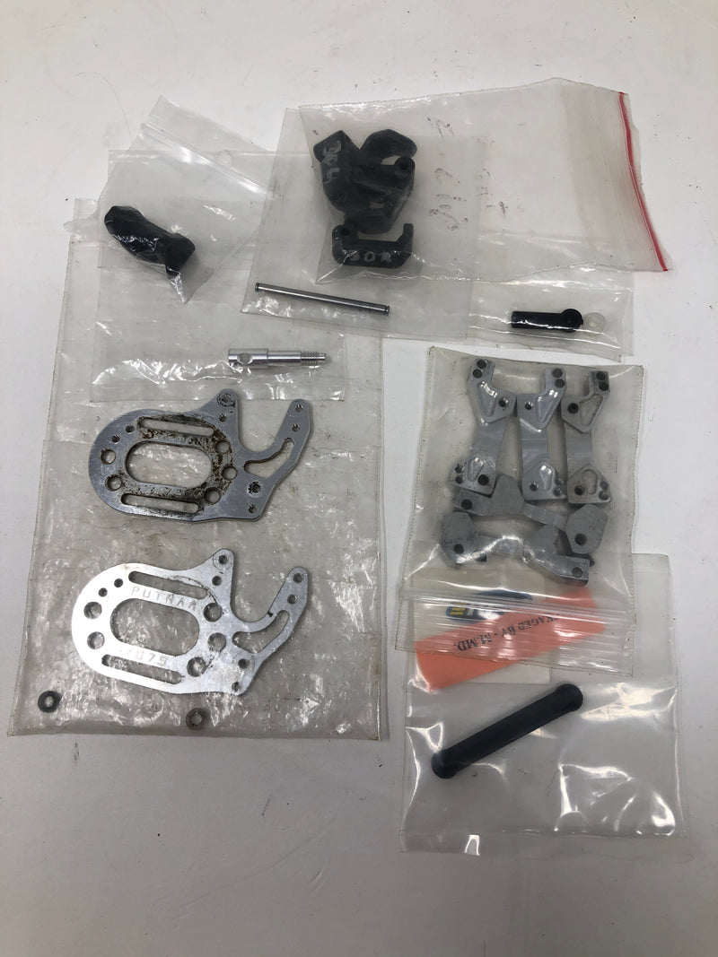 Lot of Terminator Putnam Vintage Dirt Oval B-3 Machine Caster Blocks & Other Parts