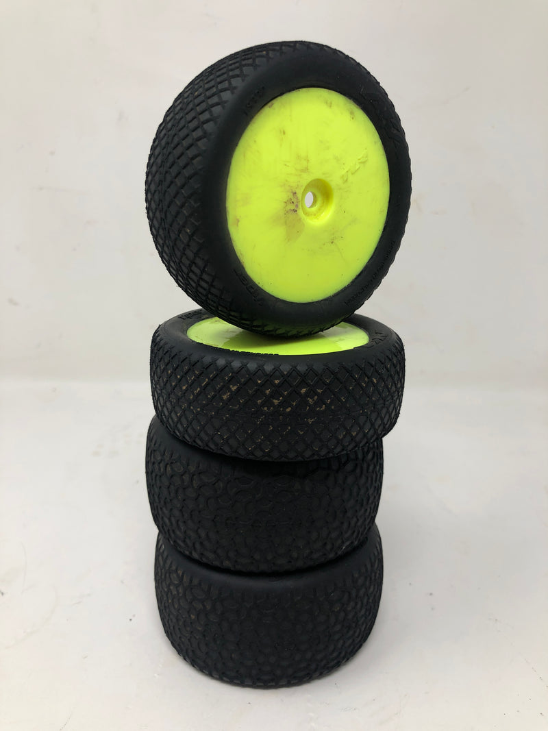 13900 TLR 4WD Wheels & Tires