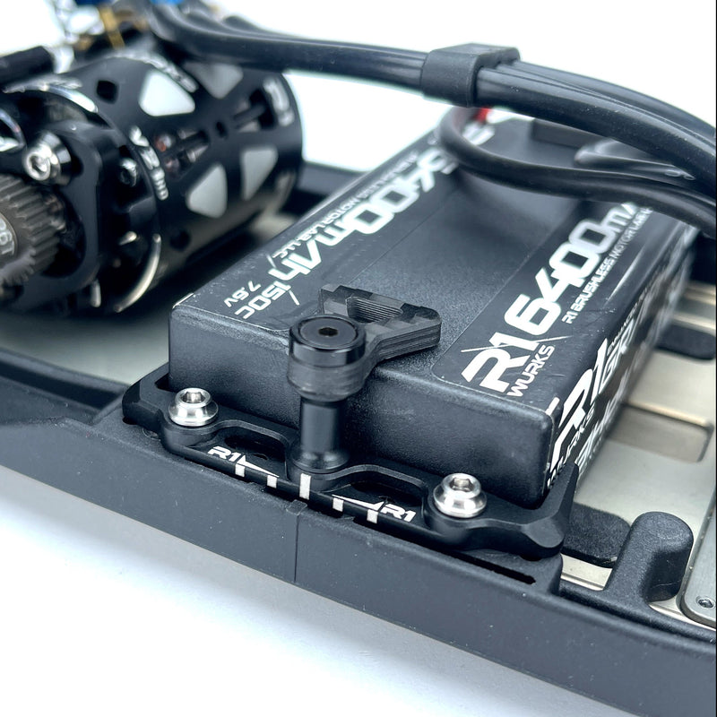 900104 R1WURKS (B7 Series) Battery Mount Set