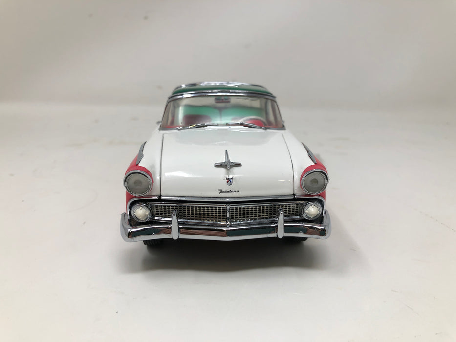 B11TQ13 1/24 Scale Franklin Mint Precision Models 1955 Ford Crown Victoria