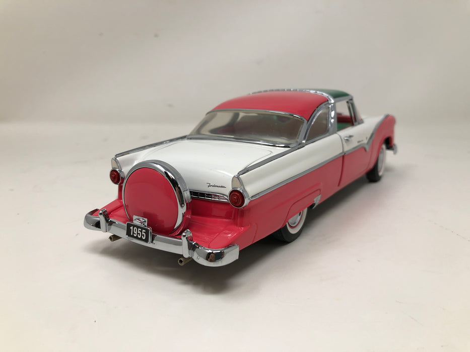 B11TQ13 1/24 Scale Franklin Mint Precision Models 1955 Ford Crown Victoria