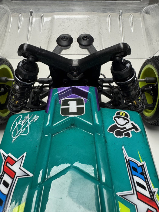 62084 RC ONE Racing REAR SHOCK TOWER COVER CAT PB